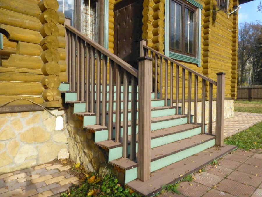 Ограждение крыльца из доски