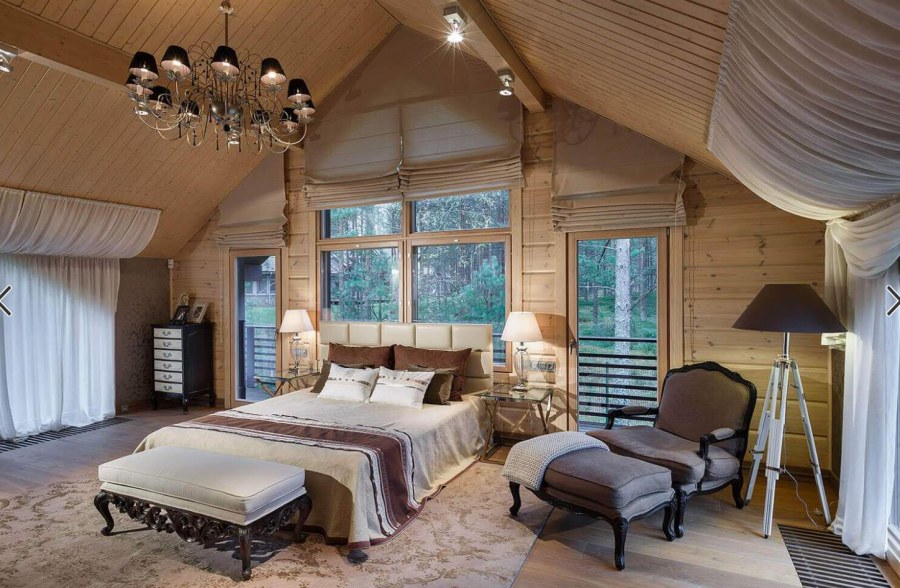 Потолок в загородном доме