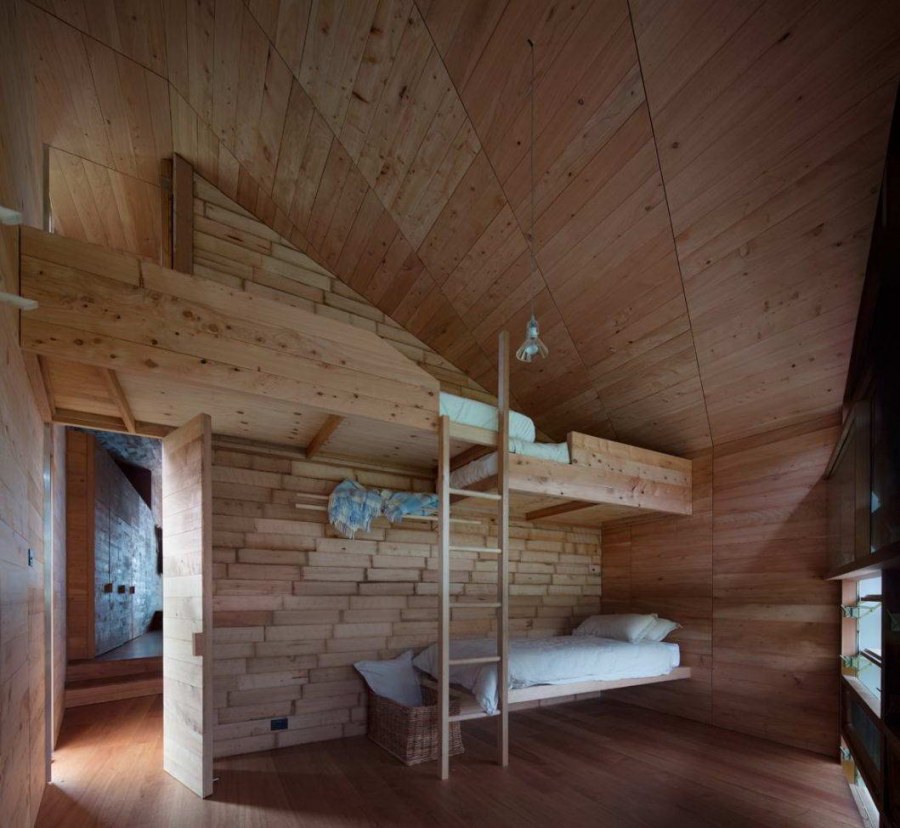 Необычная отделка дачного домика