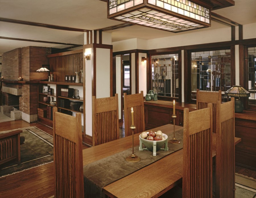 Дом над водопадом интерьер