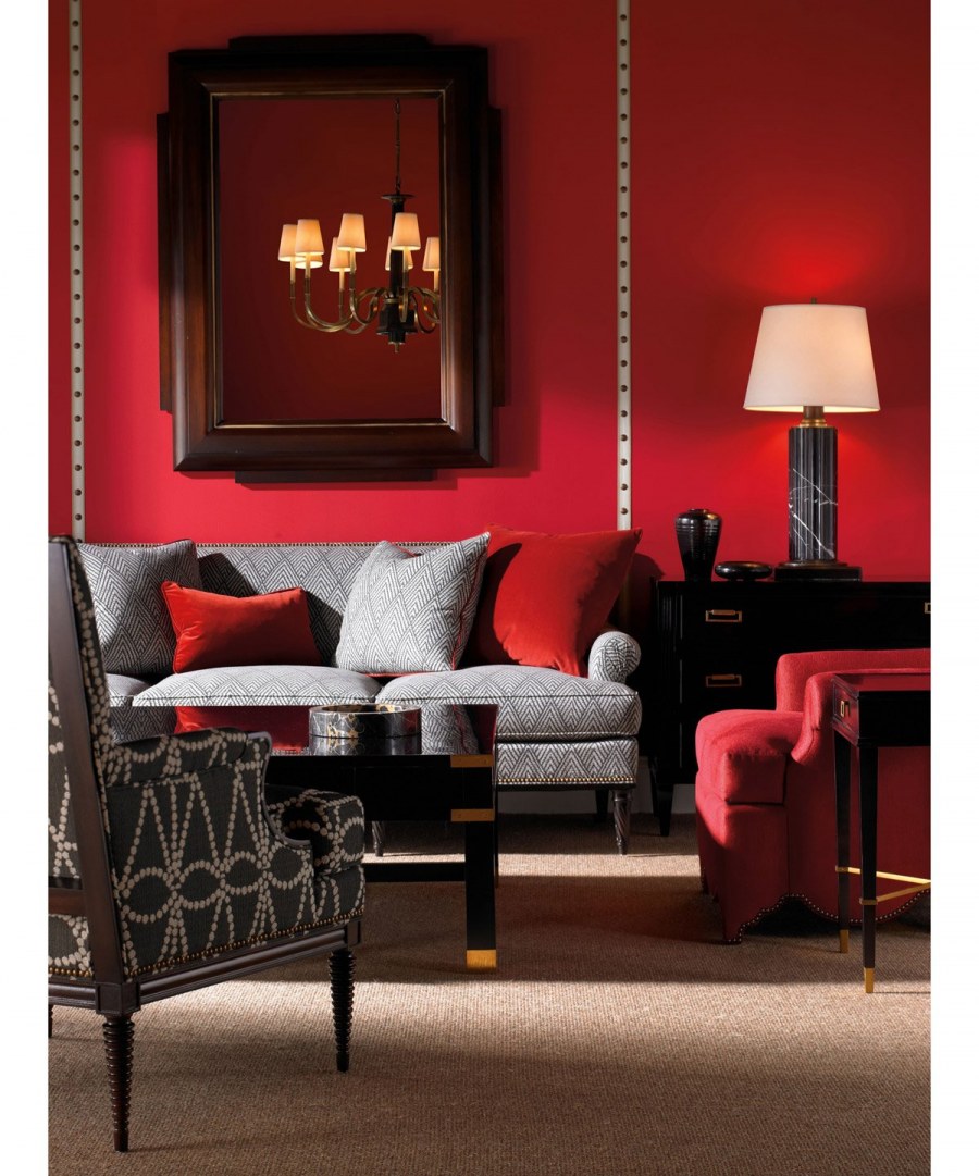 Гостиная в красных тонах