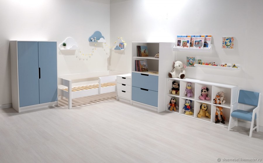 Детская мебель голубая