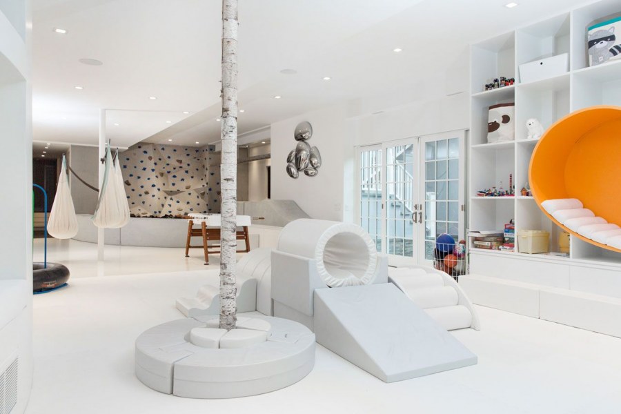 Топ игровых комнат в белом стиле