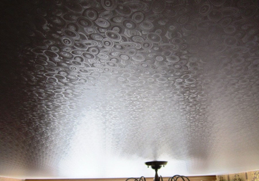 Натяжной потолок парча