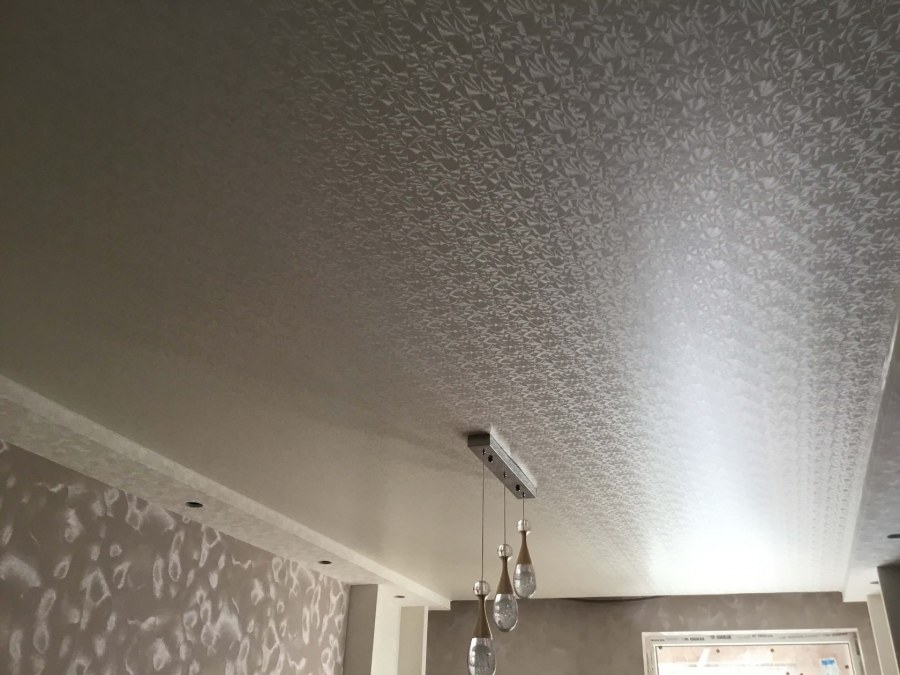 Фактурные полотна для натяжных потолков