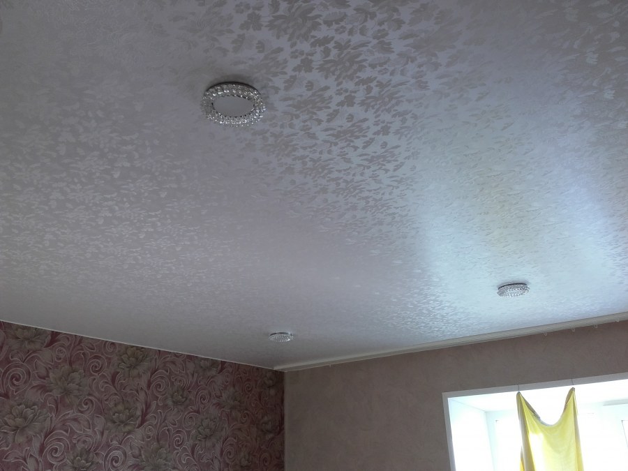 Натяжной потолок Brocade 303 парча