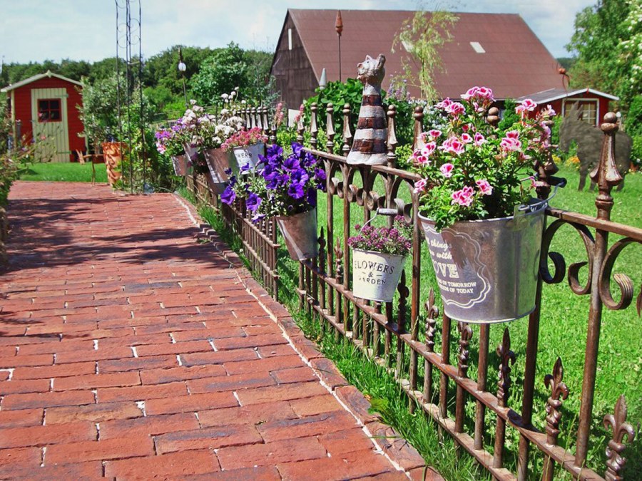 Украшение палисадника