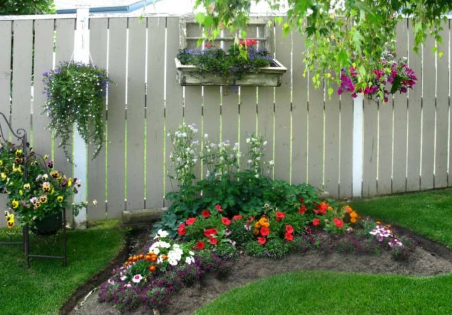 Разрисованный забор