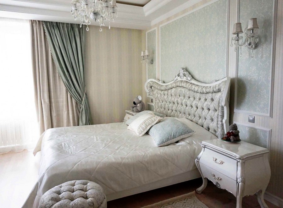 Шторы в спальню в классическом стиле