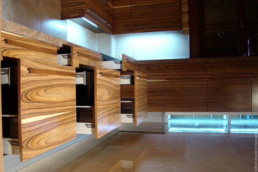 Деревянная мебель