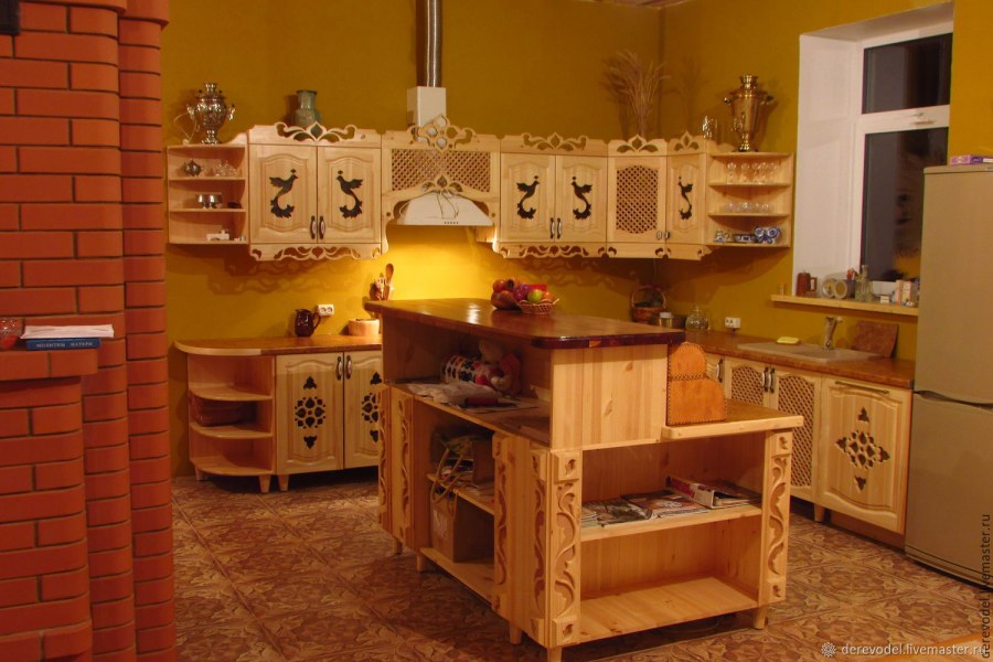 Кухонный гарнитур из сосны