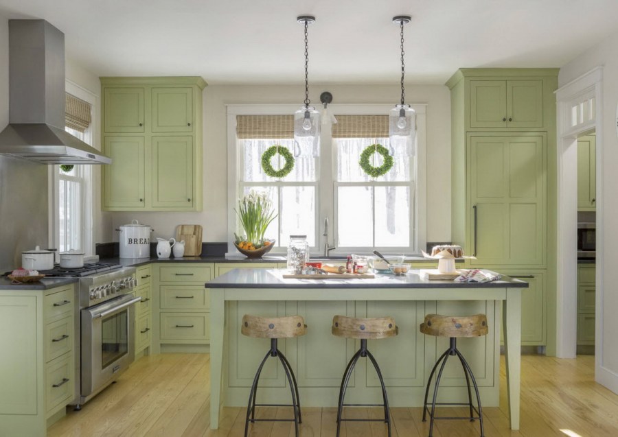 Фисташковые стены на кухне