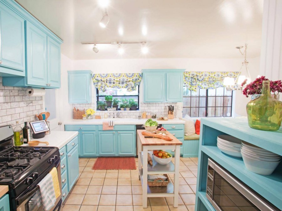 Голубая кухня в интерьере