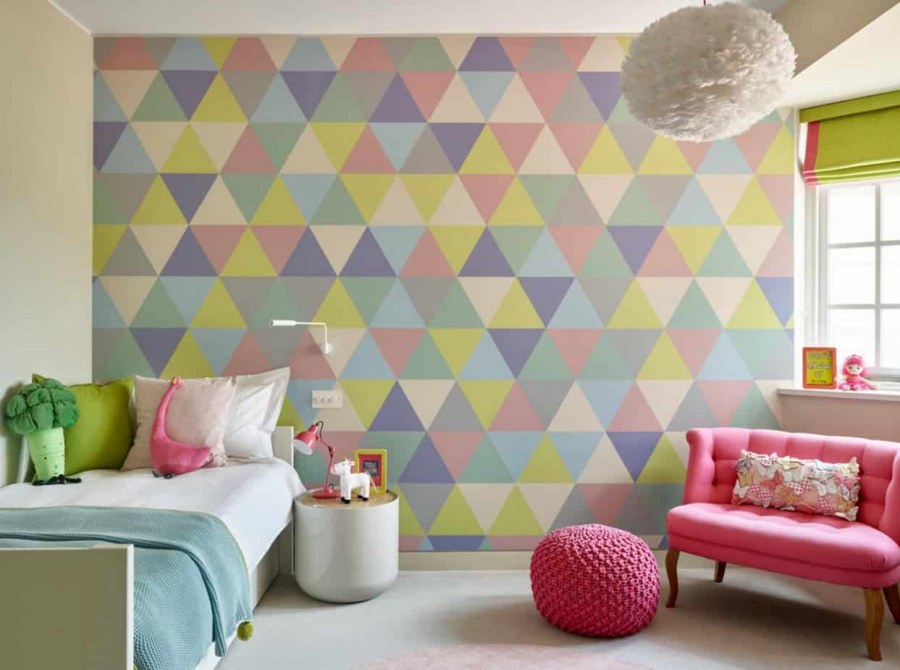 Разноцветные стены в детской комнате