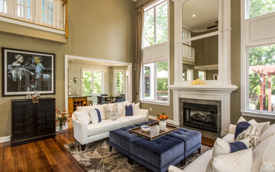 Гостиная с камином планировка