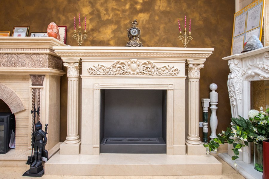 Камины в деревенском стиле