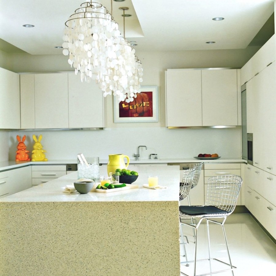 Кухня в светлых тонах
