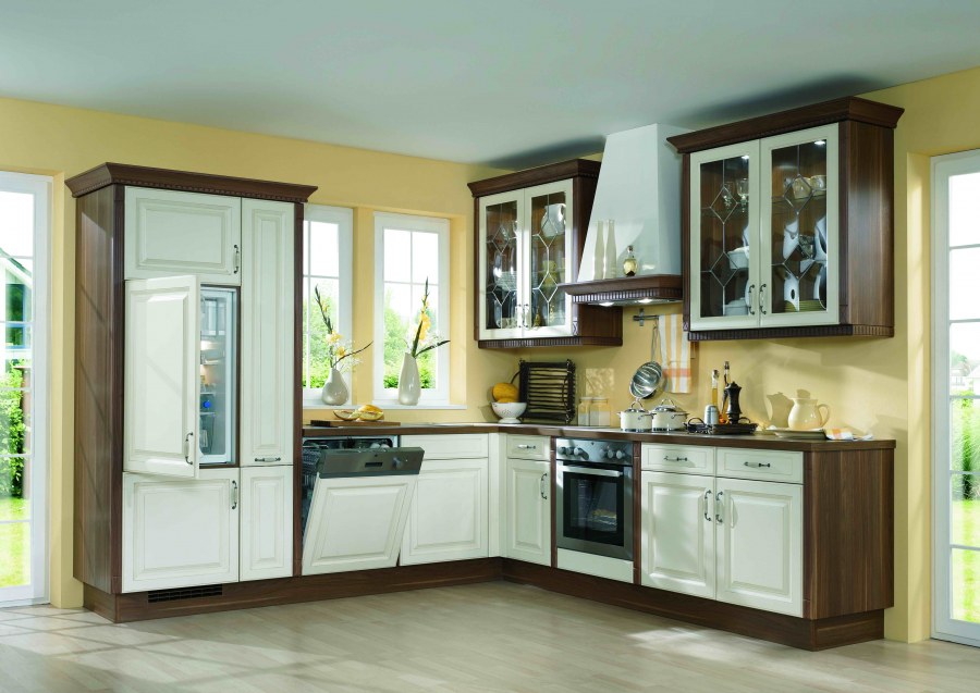 Встроенный холодильник в кухонный гарнитур