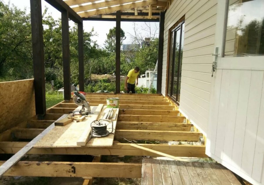 Постройка веранды к дому