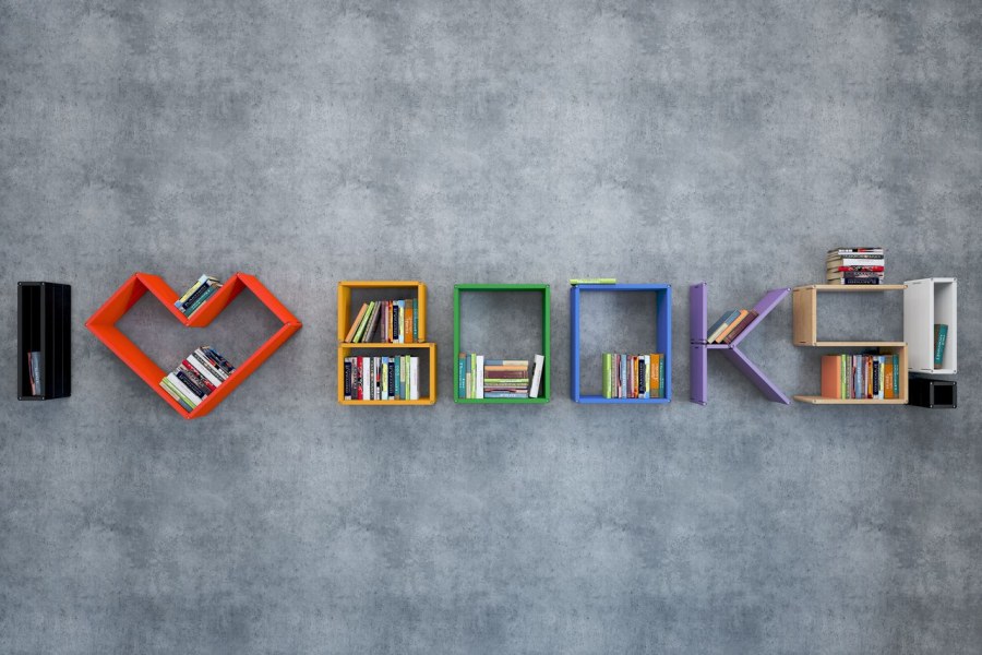 Полки в виде книг