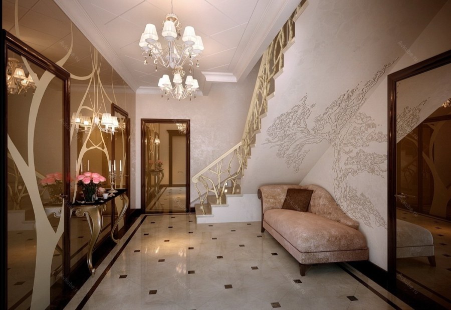 Большой коридор в частном доме