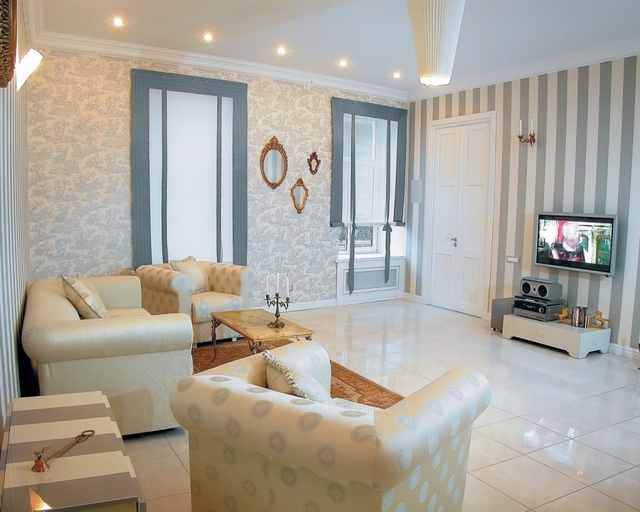 Интерьер проходной комнаты