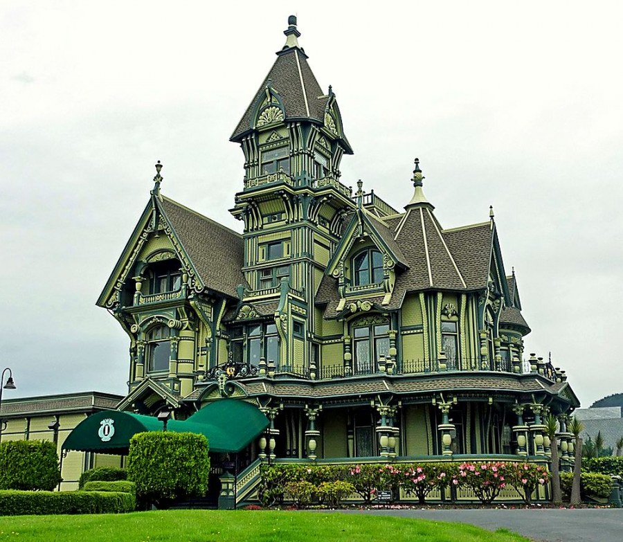 Готический Викторианский особняк в Англии