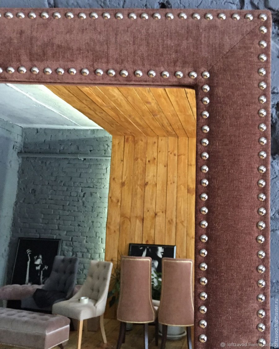 Отделка декоративными гвоздями