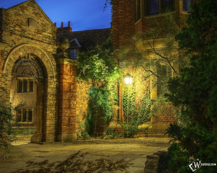 Плющ ворота поместье