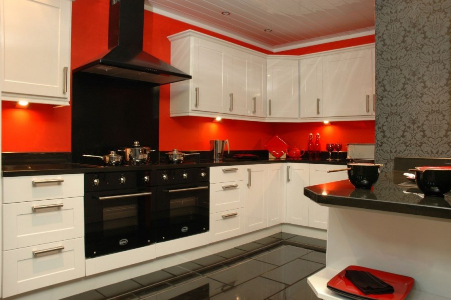 Серо черная кухня