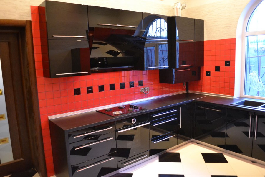 Черный кухонный гарнитур