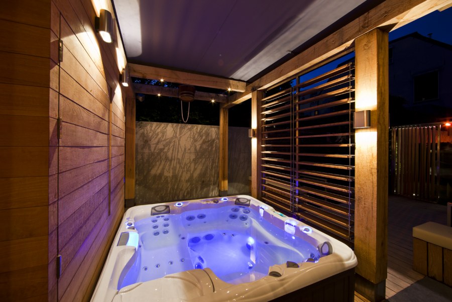 Ванная комната с сауной и джакузи