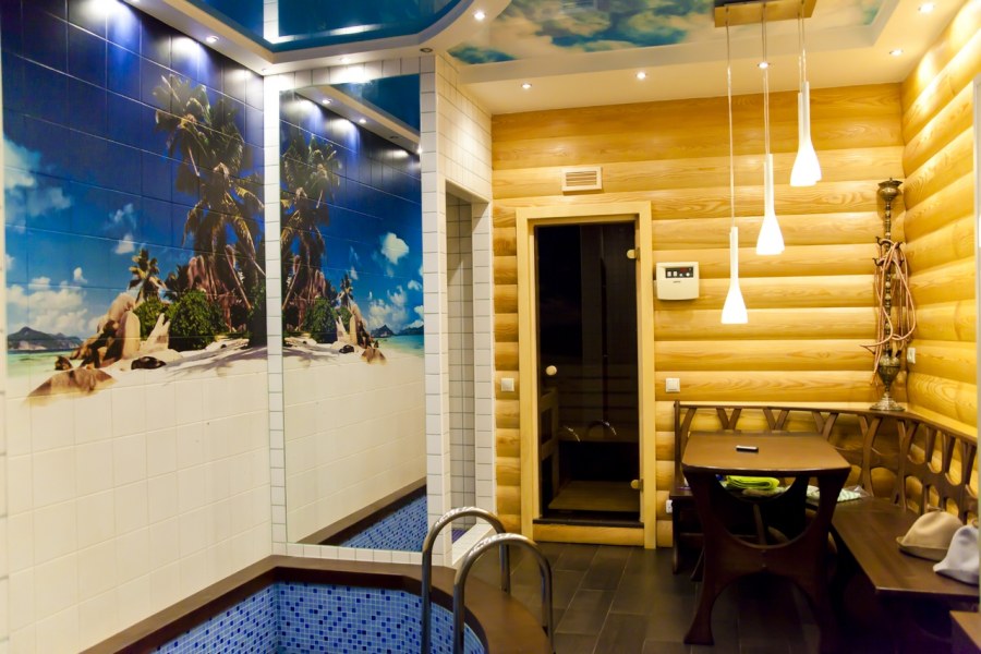 Потолок в комнате отдыха в бане