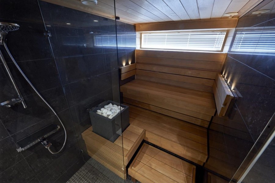 Финская сауна в помещении