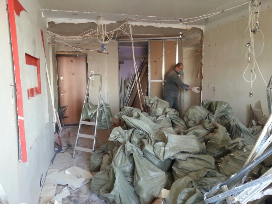 Демонтаж поддона сантехкабины