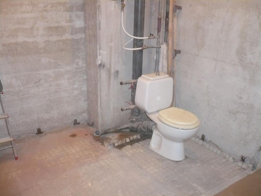 Демонтаж перегородки в ванной