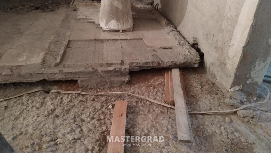 Демонтаж ацеитовой сантехкабины