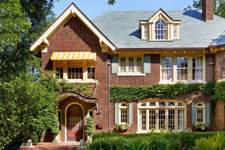 Фасад в английском стиле