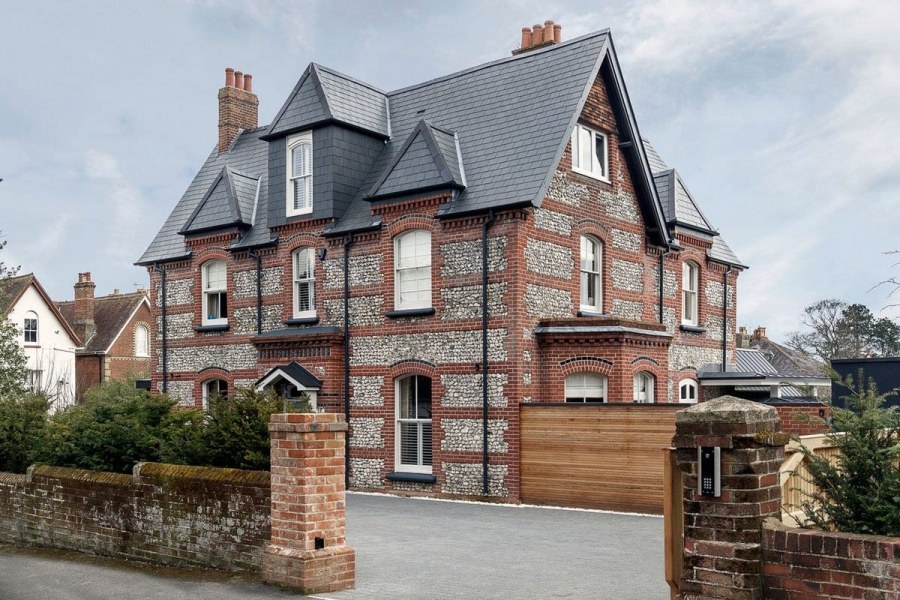 Кирпичный дом 19 века в Англии