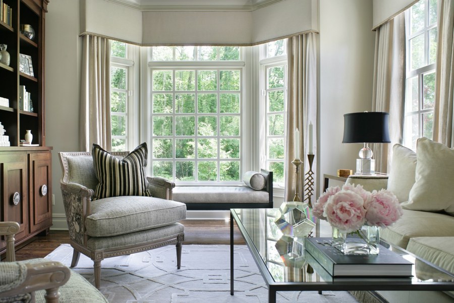 Гостиная с эркером в стиле арт-деко