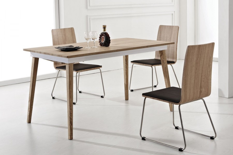 Маленький столик красачный