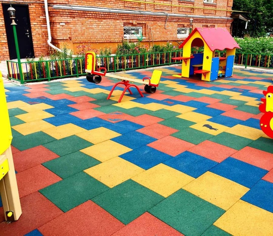 Резиновое покрытие для детской площадки