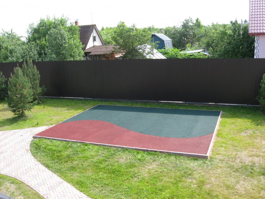 Резиновое покрытие для дачи