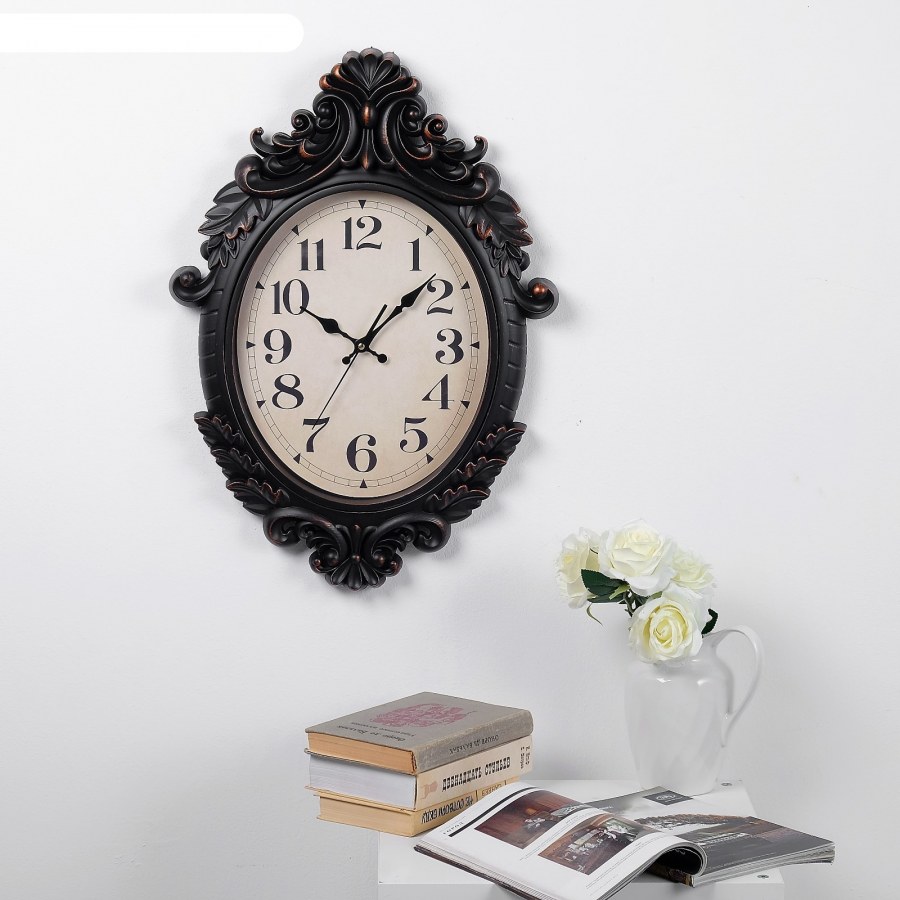 Настенные часы в классическом интерьере