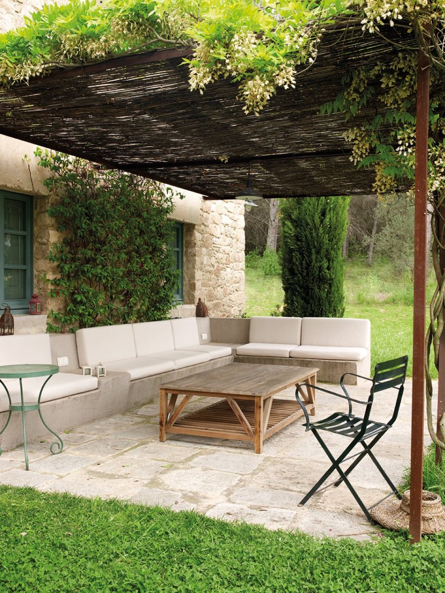 Терраса в саду