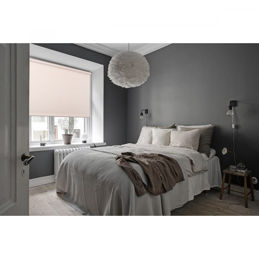 Светло серая спальня