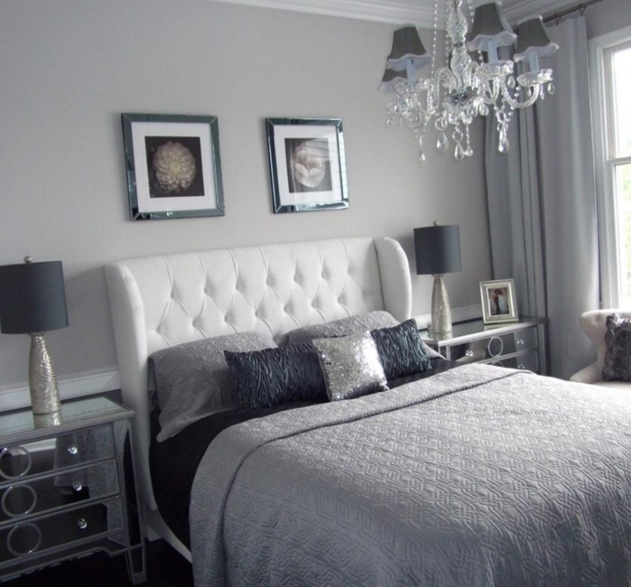 Светло серая спальня