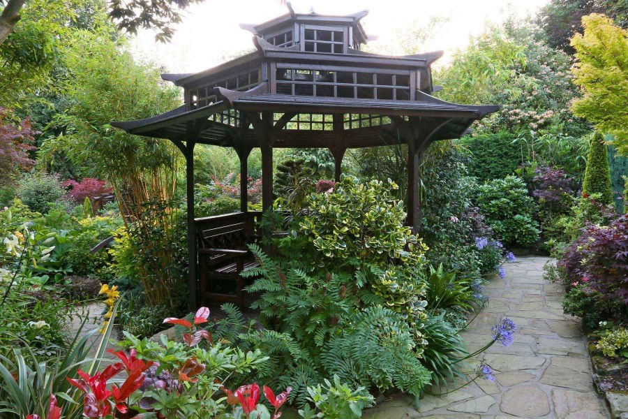 Пергола в китайском саду