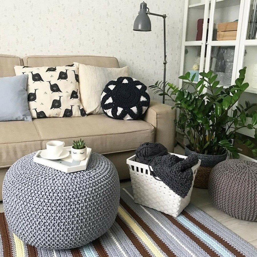 Вязаный пуф