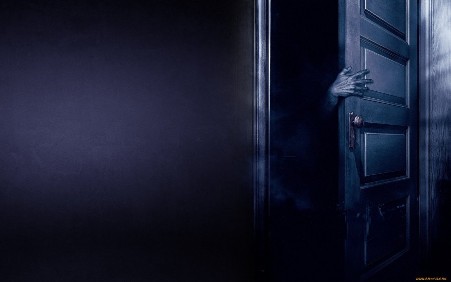 Страшная дверь